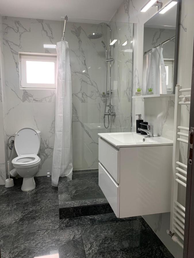 Wonderland Apartment Bistriţa Extérieur photo